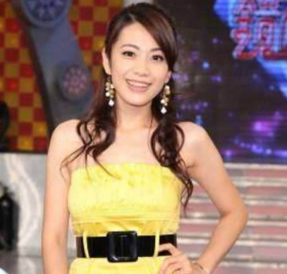 柯以柔|她凭借《薰衣草》出道,离婚后独带3娃拼生计,活像悲剧女主角