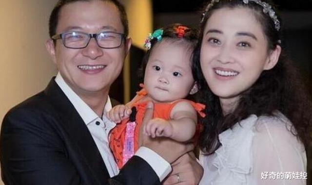 |有种“基因”叫梅婷，7岁女儿越长越美，黑眼圈都跟妈妈如出一辙