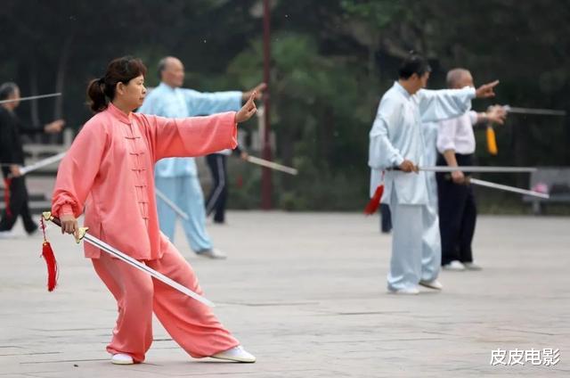 于承惠|欠下徐浩峰三部片约逝去，李连杰片中死对头，终把一生活成了传奇