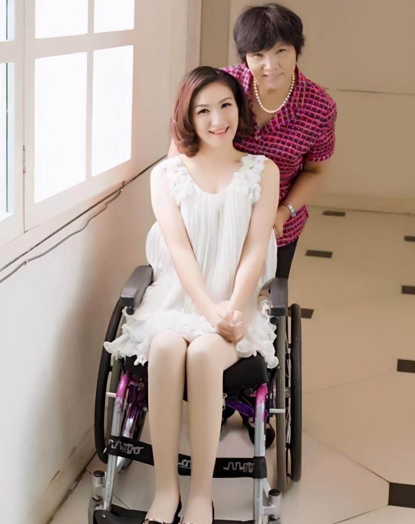 梁艺|突发意外！著名主持人化妆时后背突然剧烈疼痛，5分钟内全身瘫痪