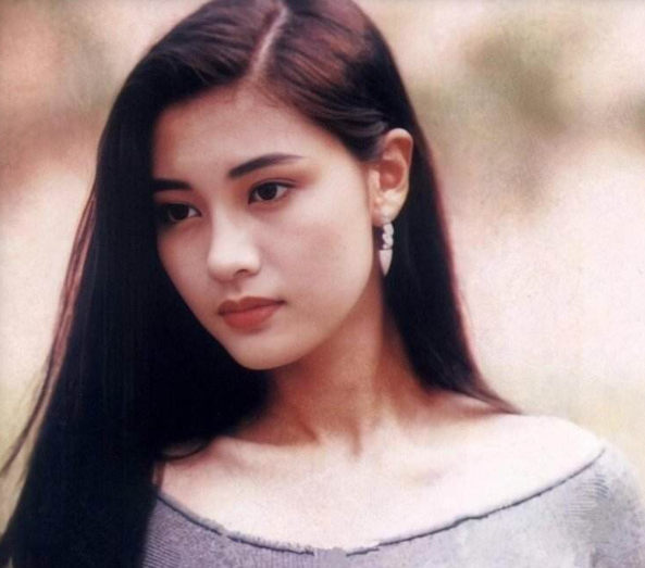 娱乐圈|她曾是“大陆第一美人”，巅峰时到底有多美，看到年轻旧照就知道了！