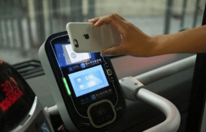 【】常看“黄色网站”你当无人知？当手机有这几个“症状”时，该马上停手了