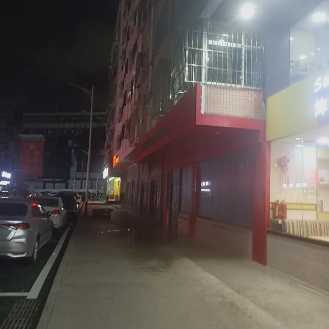 电子商务|实体店在电商的冲击下，该何去何从？