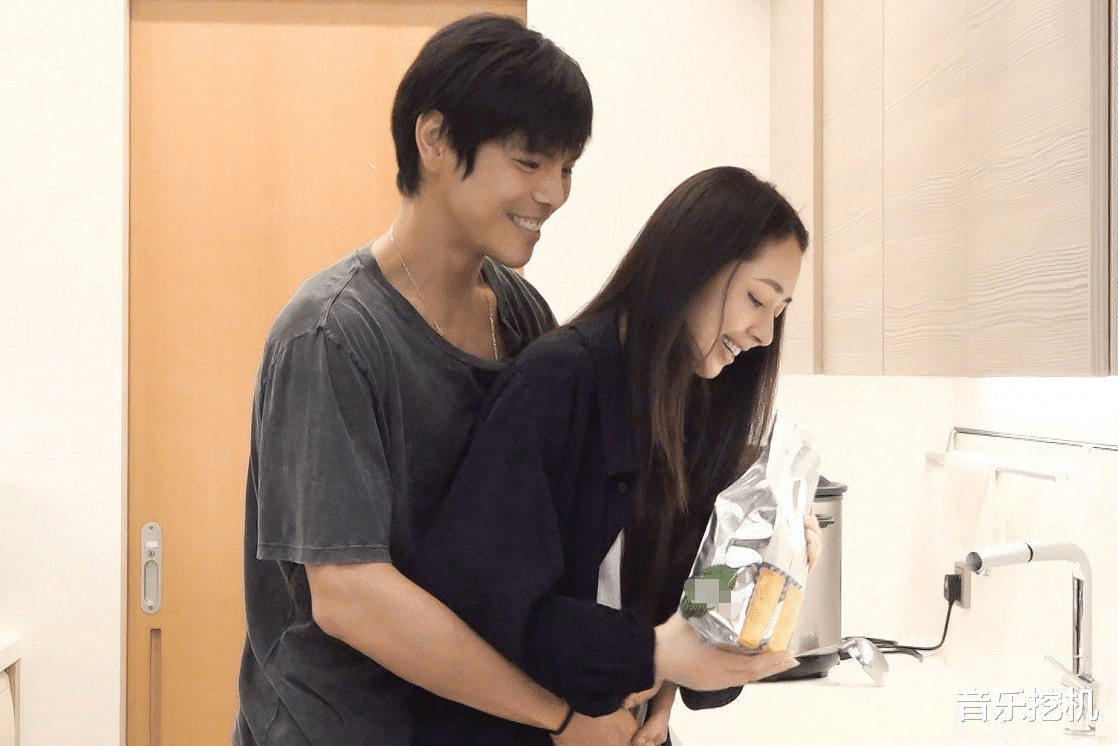 郭碧婷|向佐郭碧婷被曝婚变,向太松口承认?自曝:女方不签字致婚书过期!