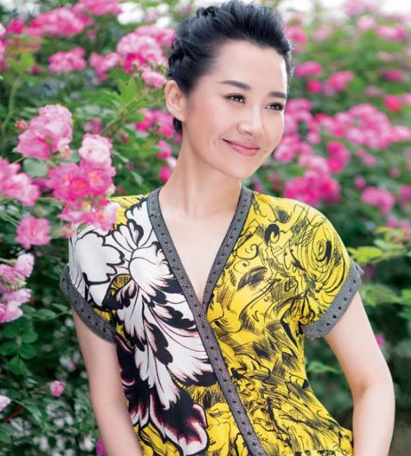 廖凡|许晴跟廖凡地牢戏被删除,当时差点假戏真做,在失控边缘不断探视