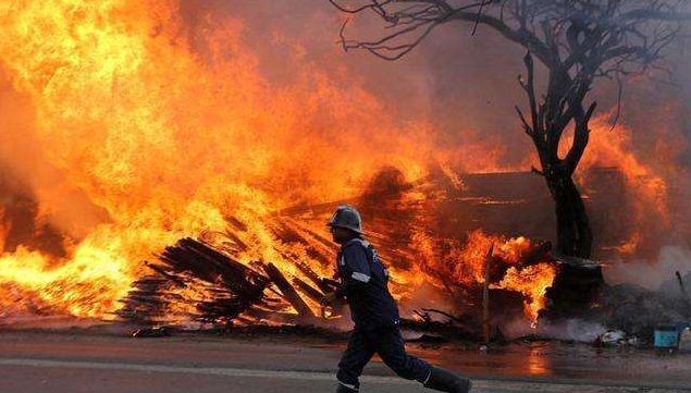 航空母舰|福特级航母也烧着了！美军10天3次大火灾，白宫承认在亚太遭重挫