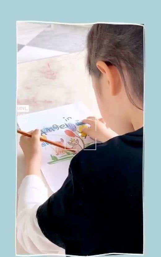 李小璐:李小璐晒母亲节礼物,甜馨亲手绘画超贴心,一处细节仍惦记贾乃亮