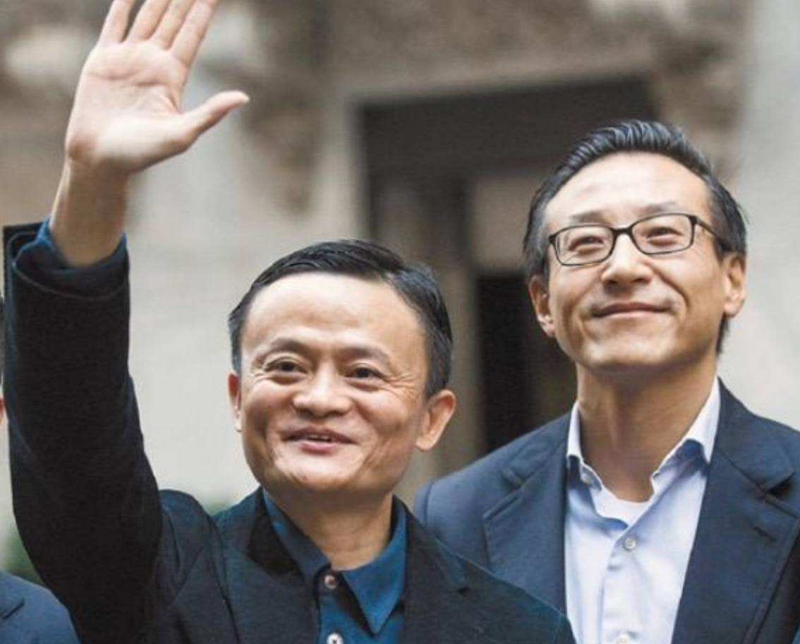 高德地图:他当年放弃580万年薪,只拿500月薪追随马云,如今与马云平起平坐