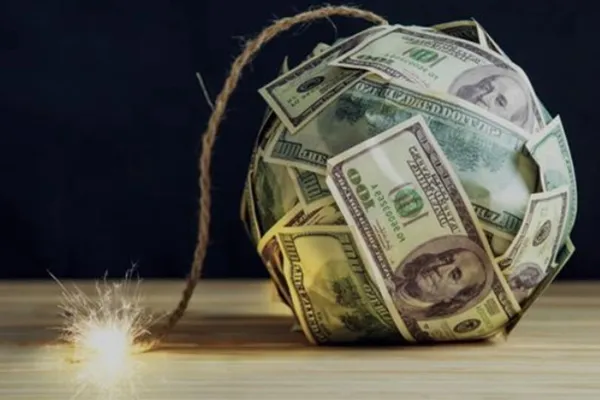 美国国债|中国持续抛千亿美债，23万亿或撤离美国，新珍珠港式事件或发生？