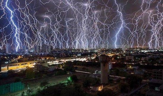 印度@喜马拉雅山传来2声爆炸,印军称至少107人丧生,莫迪下令火速救援