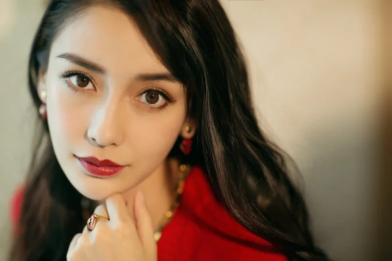 Angelababy|baby离婚新锤?被黄晓明踢出局,凉了?