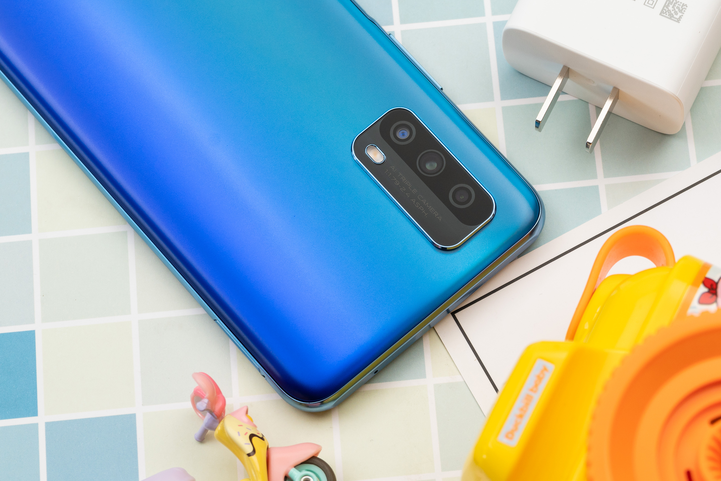 5G|iQOO Z1x上手简评:轻薄长续航5G新机,性价比优势明显