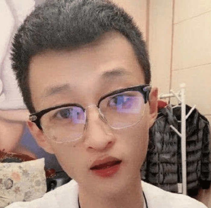 走红就“作死”的4个网红:水泥妹遭人唾弃,祁天道诈骗,二驴狂炫富!