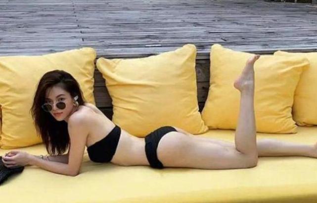 冯小刚|被冯小刚捧红，成龙接着捧，洪金宝排队等着捧，真不愧是天选之女！