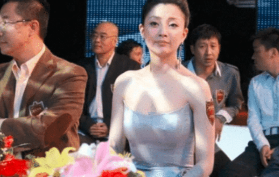 殷桃|她是人人想娶的女星，却始终不结婚不生子，今41岁活成男人梦想！
