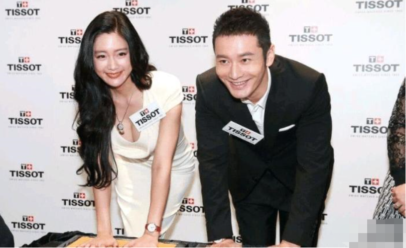 黄晓明▲当“亚洲第一美女”撞上黄晓明，网友：这是把baby抛到脑后了？