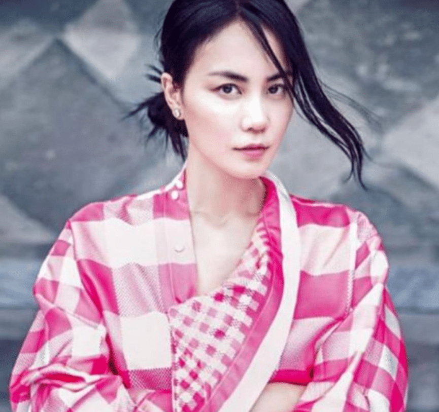 王菲|十五年前没有撩到王菲,十五年后撩到她女儿,网友们:“通吃”两代明星