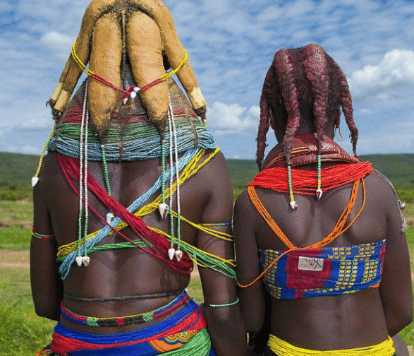 非洲“紅泥部落”太特殊：女人不穿衣，男女相處很隨便-圖2