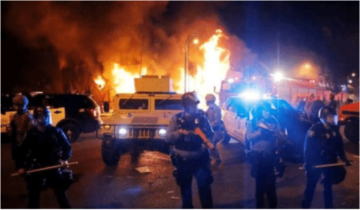 美国：美国巨变了！美军彻底“造反”，打响“内战”第一枪，美国民众：逮捕特朗普