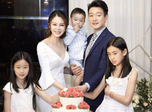 佟大为|堪称最强“师生恋”，老师八年生3孩子，如今41岁依旧魅力十足