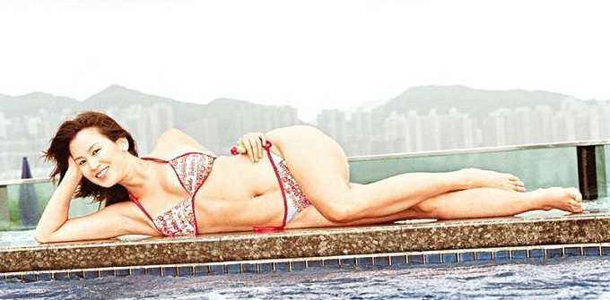 姐姐|陈冠希的姐姐为何还不嫁人？看到他与姐姐合照，网友：这谁敢娶啊