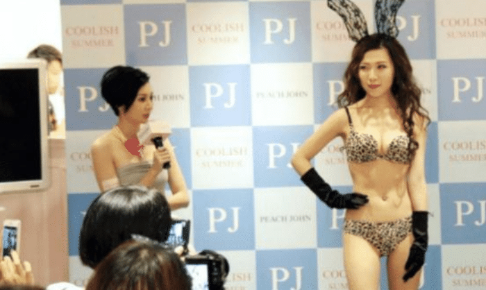 王晶|父亲是风月片导演,女儿出演风月片,王晶的债终究由女儿偿还?