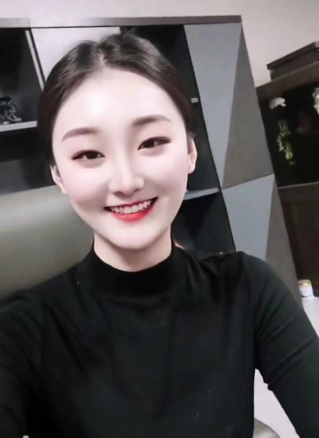 陈亚男|大衣哥儿媳当老板了？疑似公司已经成立，硕大办公室吸睛