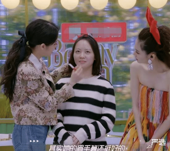 严选|戚薇的“画眉方式”走红，帮素人轻轻勾勒眉毛，鼻子都变得高挺了