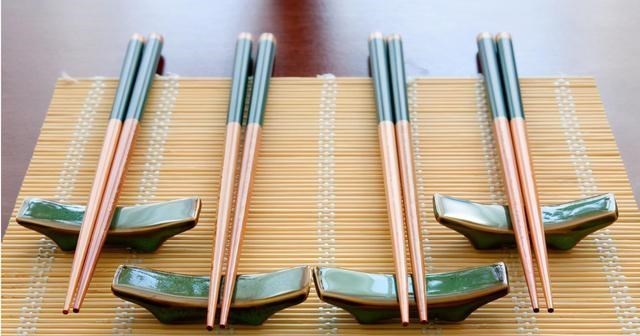 老话说“菜不摆三、筷不成五、席不成六”啥意思?牢记祖训错不了