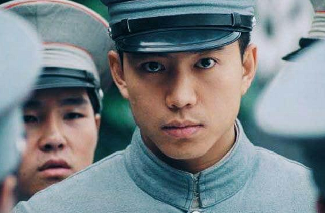 人物设定|当年他是顶流明星，因骑马摔成残疾后，坐上轮椅如今生活怎样了？