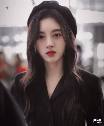 鞠婧祎|腿长和腿细哪个更重要？159的鞠婧祎和173的关晓彤告诉你，太真实