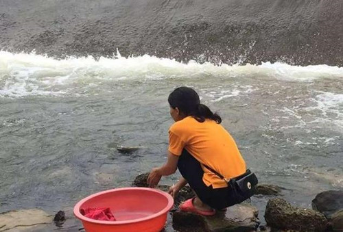 招聘|江西女孩高考692分进人大，毕业找不到工作嫁穷光棍，沦为低保户