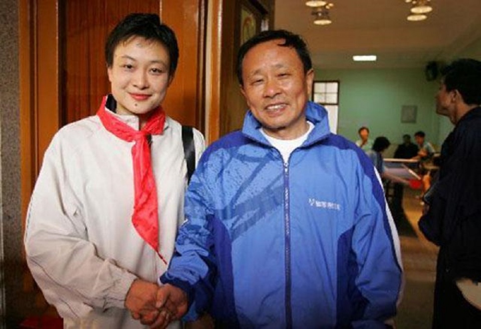 小山智丽|乒坛女将何智丽：入籍日本，打败邓亚萍大喊哟西！如今下场怎样？