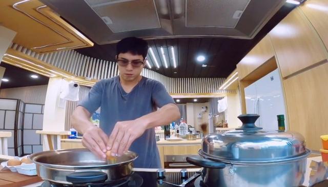 韩东君|欧阳娜娜没化妆，节目组却突然关了美颜，真实素颜让韩东君一怔