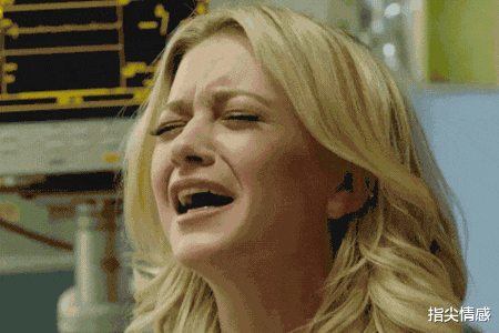 时尚好物官 薇娅\＂懒人伞\＂一夜爆红，40度出门不怕晒，网友：防晒霜可以扔了