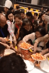 |“在老家盖了栋房子，谁知道工人把图纸给拿反了！”哈哈哈