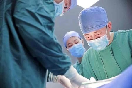 肝癌|提醒:身上4处反复“红痒”,可能是肝癌找上门,别单纯以为过敏