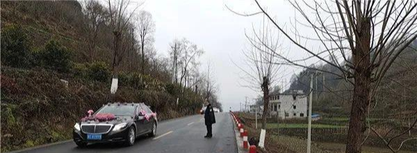 融媒看看 30多位新娘子要出嫁，接亲车却被冻在路上