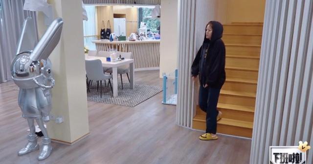 韩东君|欧阳娜娜没化妆，节目组却突然关了美颜，真实素颜让韩东君一怔