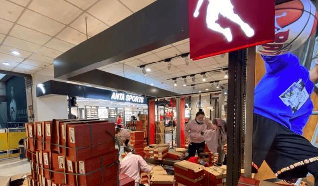 情话的十点半 河北一17年老商场“倒闭”,被疫情和电商“打压”,如今惨淡收场