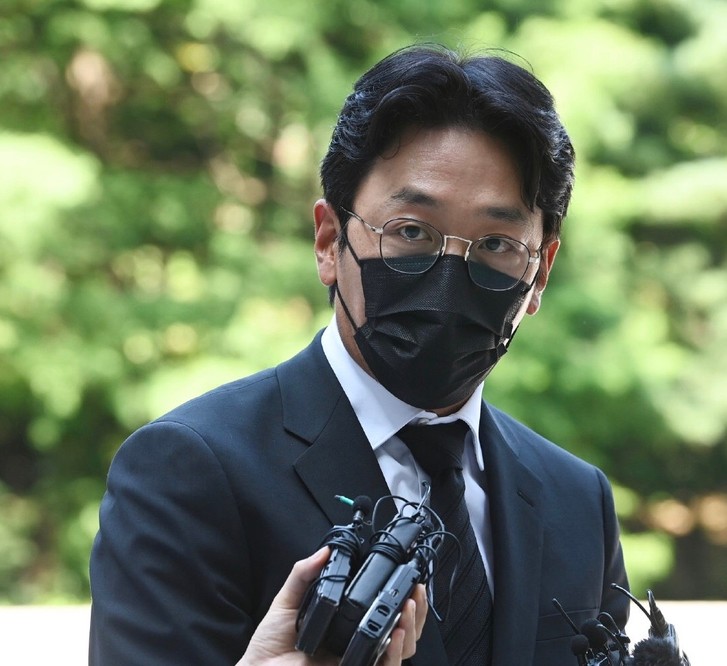 樱桃如水水|6位因丑闻塌房的韩国男星，性侵、涉毒、家暴、滥交，自律就那么难吗？