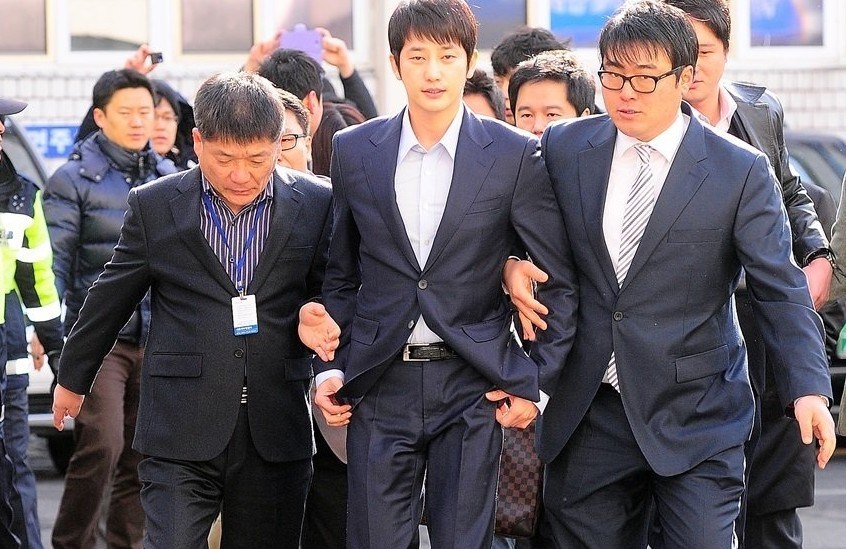 樱桃如水水|6位因丑闻塌房的韩国男星，性侵、涉毒、家暴、滥交，自律就那么难吗？