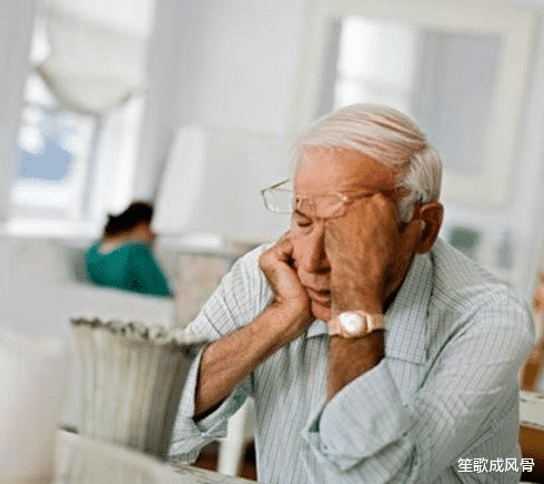 医生提醒 50岁后男性出现这6个症状可能是到了更年期 别不当回事 三农资讯 娱乐新闻网 医生提醒 50岁后男性出现这6个症状可能是到了更年期 别不当回事 三农资讯 娱乐新闻网