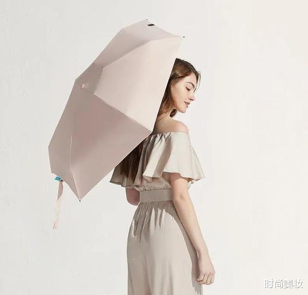 防晒 薇娅\懒人伞\一夜爆红，39度出门不怕晒，网友：防晒霜都省了