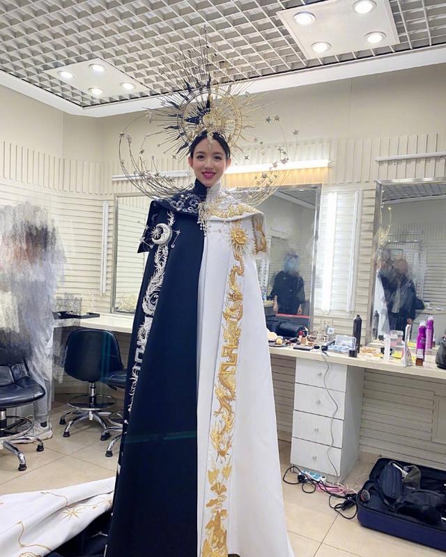 林志玲|佟丽娅手镯31万，倪妮大衣3万，都比不过韩红暴瘦40斤