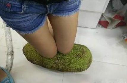 咸蛋的小姐 撞衫不可怕，可怕的是跟谁撞衫，哈哈哈哈哈哈哈哈妹子不淡定了