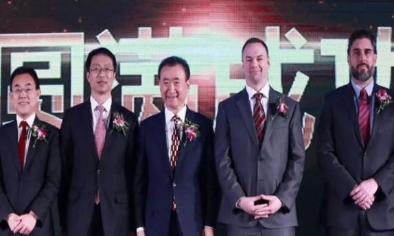 明明很棒|4年帮万达还清3000亿债务，还握301亿现金，王健林是怎么做的？