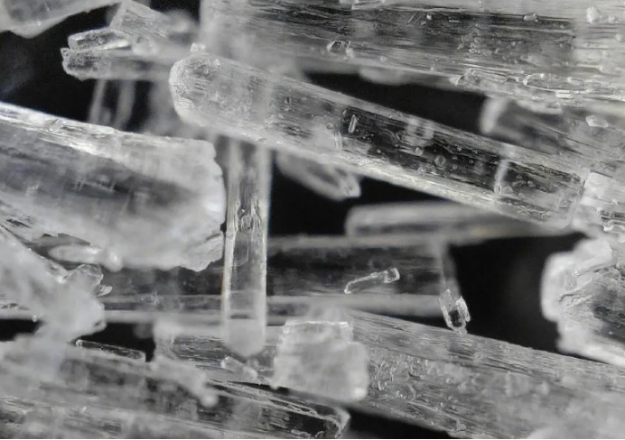 一粒沙子被放大300倍,是一个怎样的世界?科学家实验给出答案