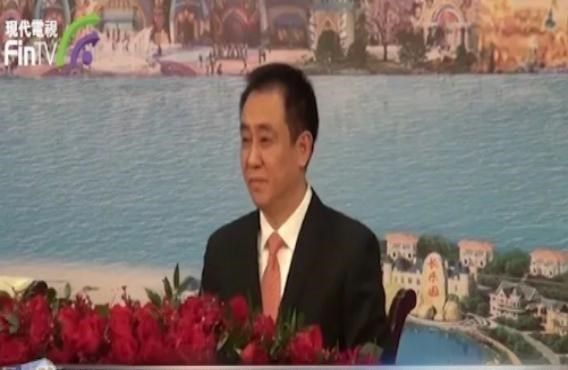 明明很棒|4年帮万达还清3000亿债务，还握301亿现金，王健林是怎么做的？