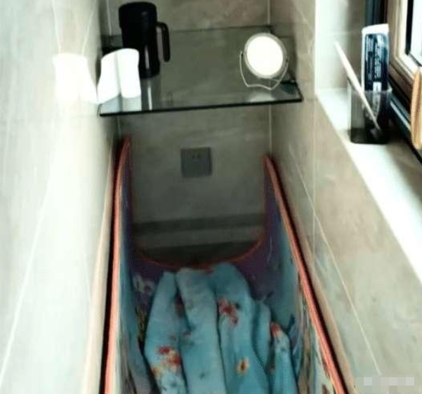 时尚炫点 女朋友一直给我喝这个,瓶身上啥标识也没有,这是什么东西啊各位?